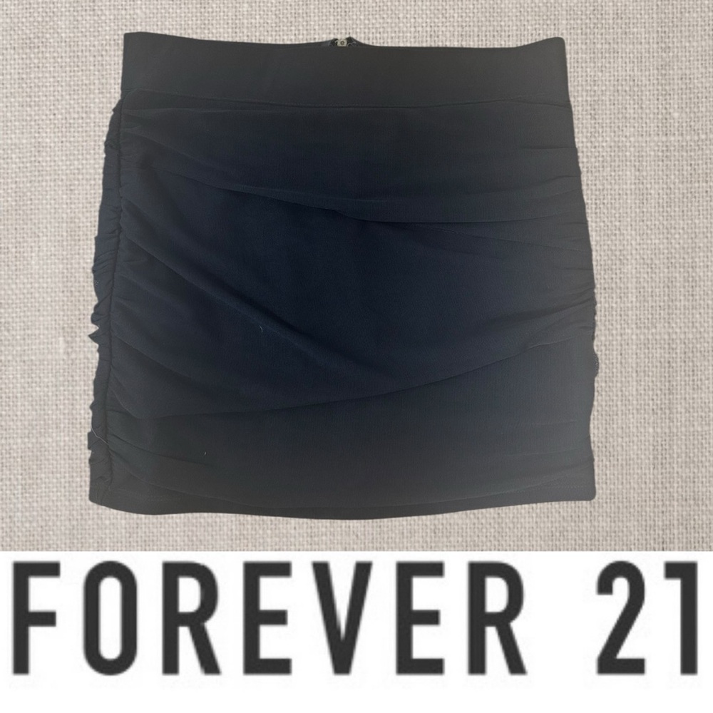 Forever 21 Black Ruched Bodycon Mini Skirt, Size L, MSRP‎ $25